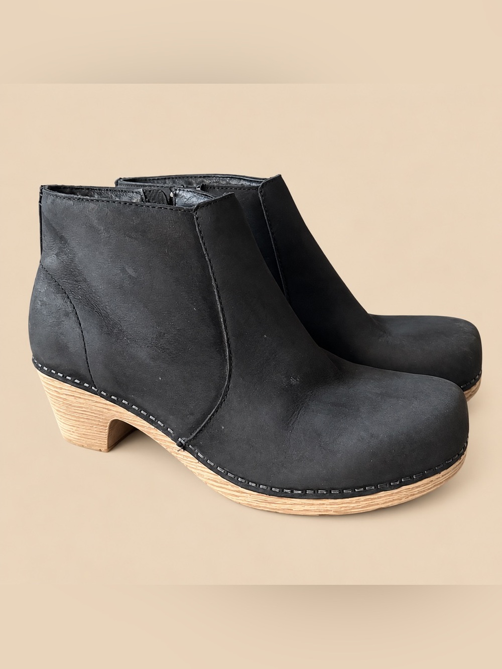 Scandi Style Nubuck Dansko Clog 6.5